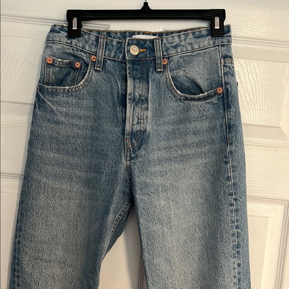 Zara Blue Straight Jeans for Timeless Elegance